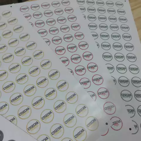 Stickers cierra caja personalizados plancha 45x31 cm - comprar online