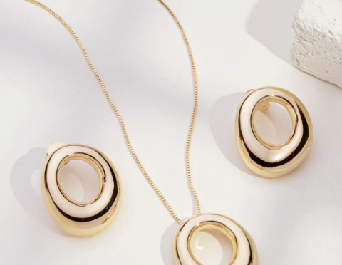 Brinco circulo orgânico banho de ouro - comprar online