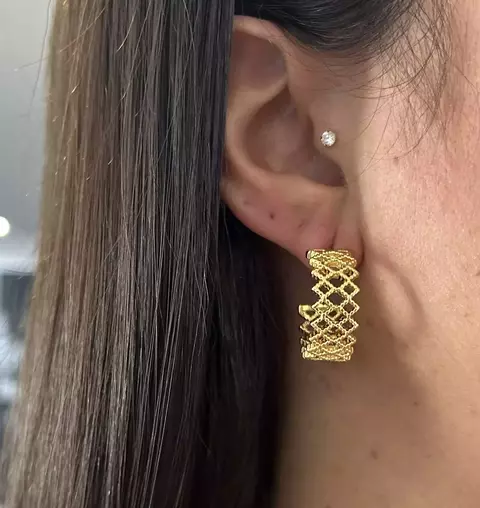 Brinco Argola Média Rendada Zig Zag