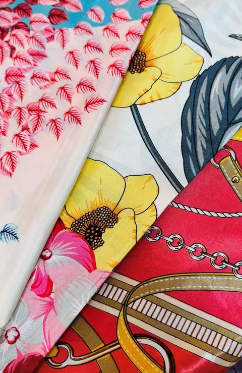 Lenços estampas variadas - comprar online