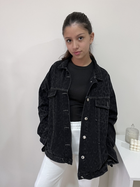 CAMPERA OVERSIZE ARIA BLACK PRINT - comprar online