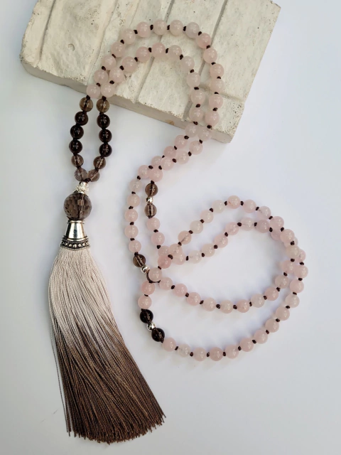 Japamala de 108 contas - Quartzo Rosa e Fumê - Amor Incondicional, proteção, equilíbrio, transformação e cura - comprar online