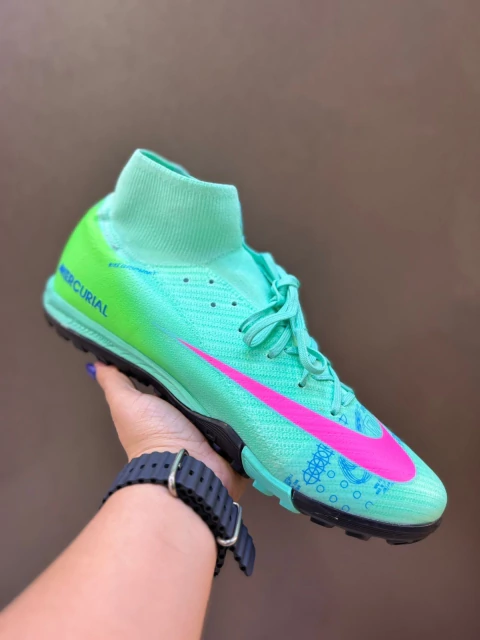 Chuteira Mercurial - Cano alto