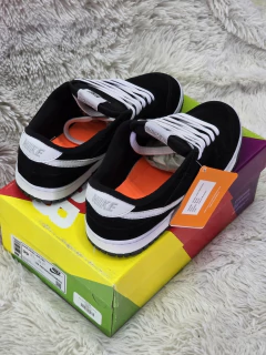 ZAPATILLAS NIKE SB DUNK BLACK WHITE PREMIUM - [ZU00224] en internet