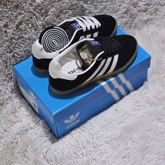 ZAPATILLAS ADIDAS GAZELLE INDOOR BLACK GUM AAA - [ZU00233] - Bless West Club