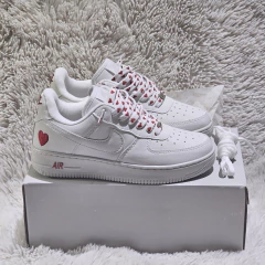 ZAPATILLAS AIR FORCE 1 HEART TRIPLE WHITE AAA - [ZU00277]