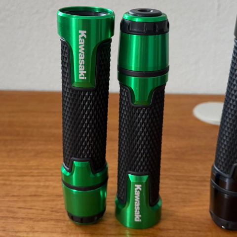 Puño manillares con puntera Kawasaki universal