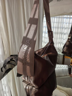 Cartera Kyojin-Cuero Cafe oscuro