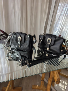 Cartera|/Bandolera Shiva-CUERO con tapa