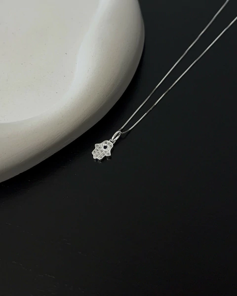 Colar Mão de Fátima Cravejada