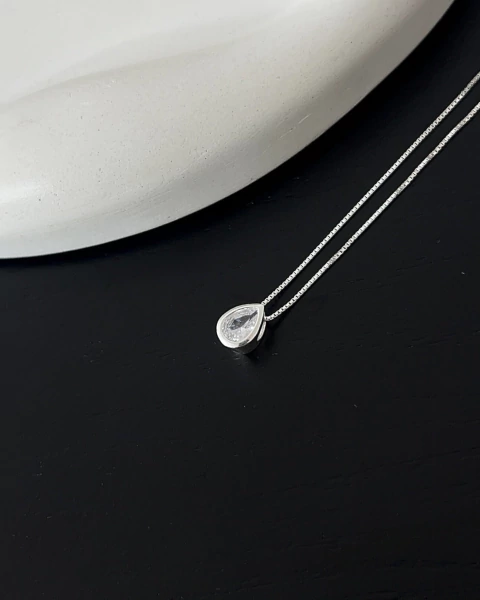 Colar Ponto de Luz Gota