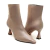 Bota couro nude Cecconello com design minimalista, bico fino e salto médio escultural. Sofisticação e conforto para looks modernos. Garanta já a sua!