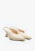 Mule feminina em couro creme, salto médio escultural e bico fino. Design contemporâneo e minimalista. Garanta seu look sofisticado e moderno!