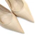 Scarpin off white em couro, bico fino e salto médio. Sofisticação, conforto e durabilidade para destacar seu estilo. Garanta o seu agora!