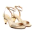 Sandália em couro off white com salto médio coração dourado. Design único, sofisticado e marcante. Garanta já o seu look inesquecível!