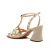 Sandália couro off white com salto bloco médio e tachas douradas. Design cage elegante e confortável. Garanta já a sua Cecconello!