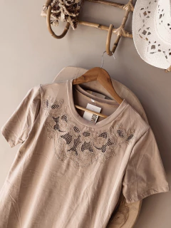 Remera suri - comprar online