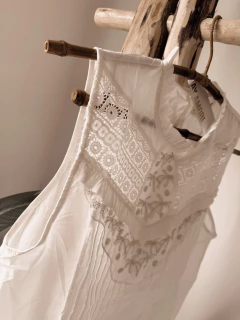 Blusa Aparel en internet