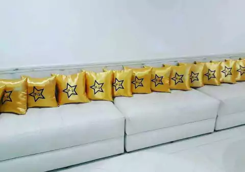 Almofada de Cetim Bordada