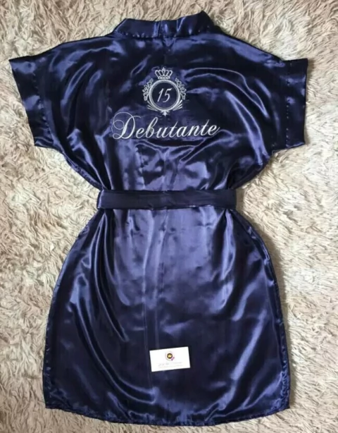 Robe de Cetim Brasão Padrão Bordado - Debutante - comprar online