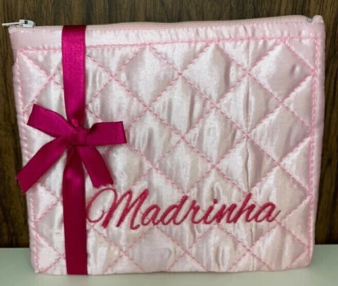 Queima de Estoque Necessaire Carteira Matelassê de Cetim Madrinha Mãe Debutante Liquidação Promoção