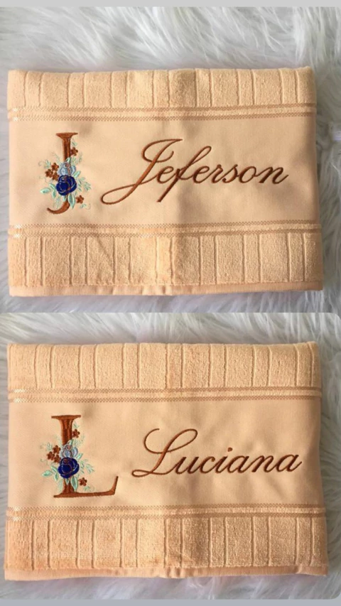 Jogo de Toalhas de Banho Bordadas Personalizadas Inicial e Nome
