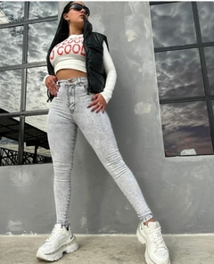 PANTALON SKINNY GRIS NEVADO LAS LOCAS