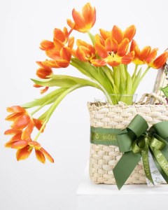 Cesta Tulipas + Sabonete Líquido na internet