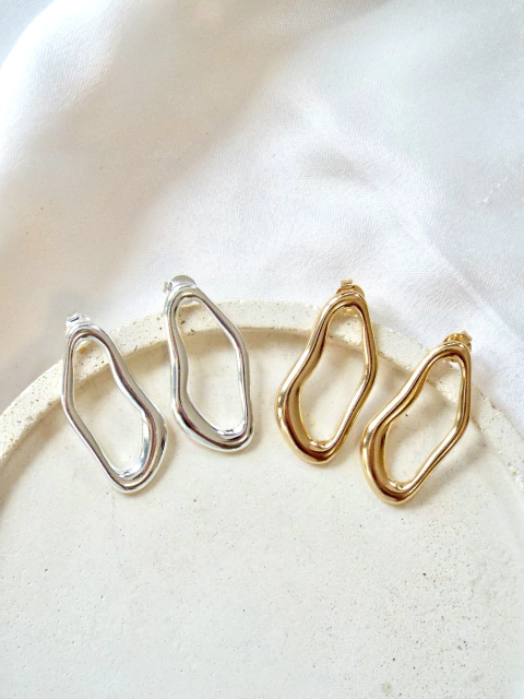 Brinco Orgânico Oval - Banhado - comprar online