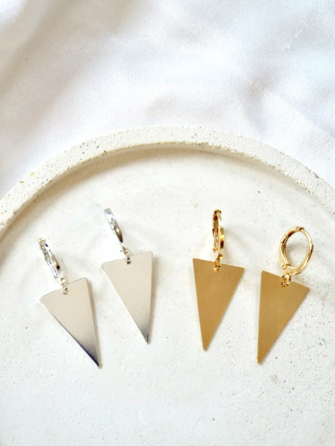 Brinco Triângulo - Banhado - comprar online