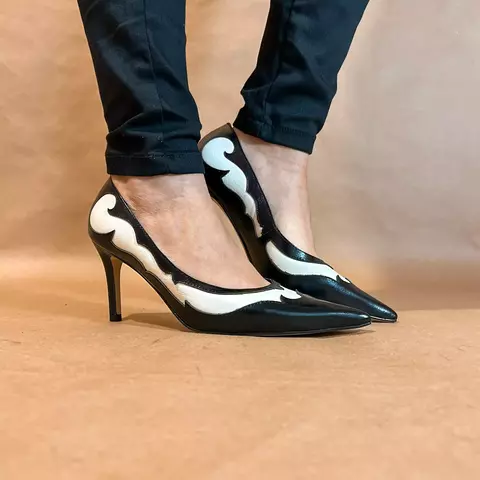 Scarpin em duas cores - comprar online