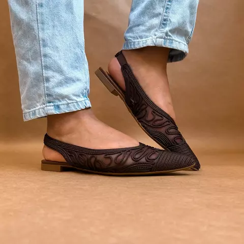 Slingback bordado MARROM - comprar online