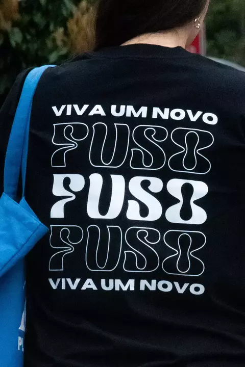 NOVO FUSO BLACK | camiseta oversized boxy preta - comprar online