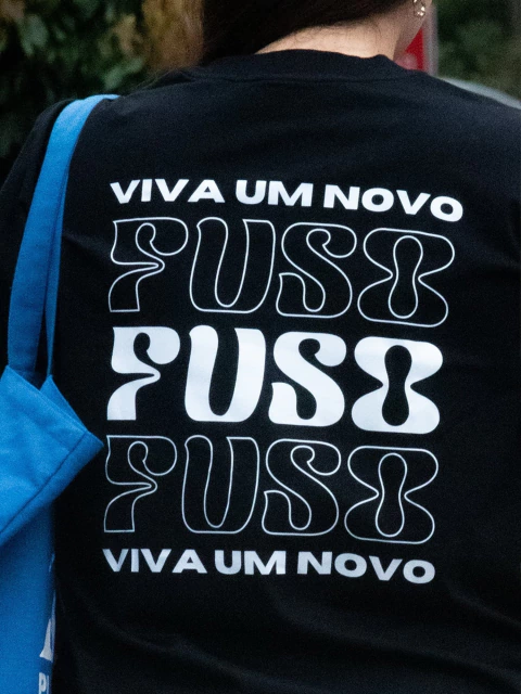 NOVO FUSO BLACK | camiseta oversized boxy preta - comprar online