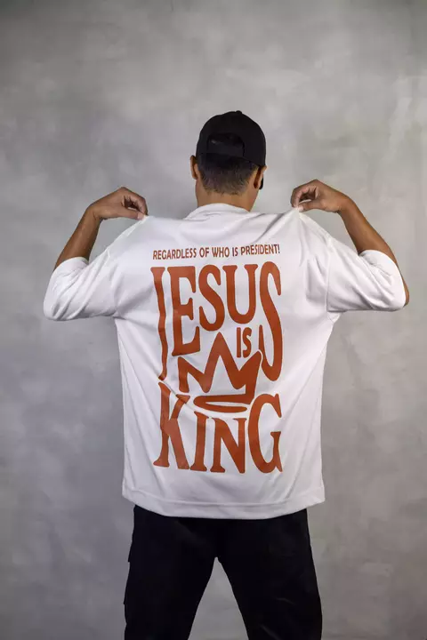 Oversized Off White Full Jesus Is King - comprar online