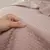 Cubrecama Quilt Rosa Madrid | Diseño Texturado, Elegancia y Confort Premium - comprar online