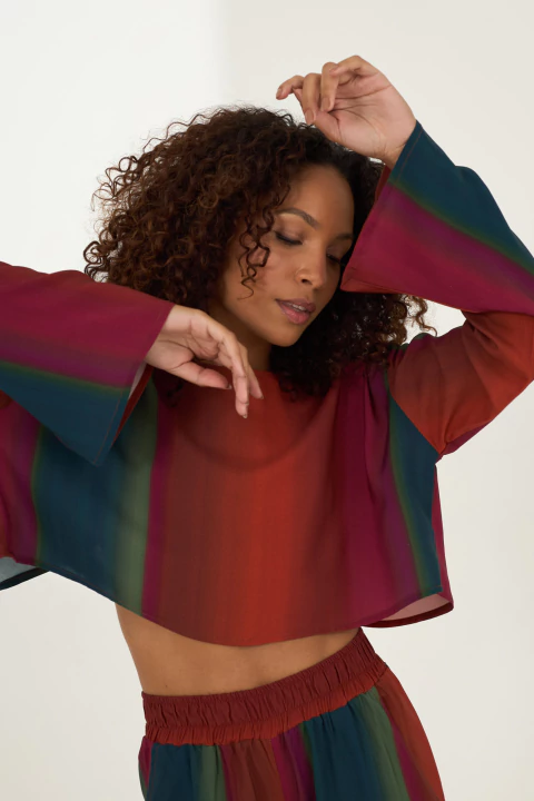 CROPPED MANGA SINO ESTAMPA DEGRADÊ CORES DO SOL - comprar online