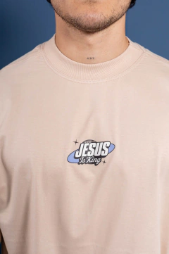 Camiseta Over Jesus Is King - comprar online