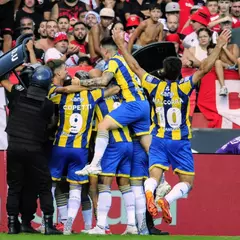 PROMO 3X1 EN ROSARIO CENTRAL: CAMISETA TITULAR 2025 + CAMISETA SUPLENTE 2025 Y SHORT DE REGALO! - tienda online