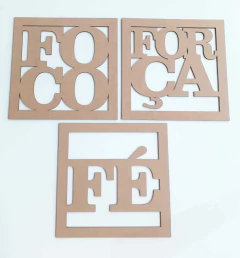 TRIO DE QUADROS FOCO FORÇA FÉ 87X32CM