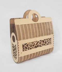 BOLSA QUADRADA TRABALHADA 20X23,5X8CM