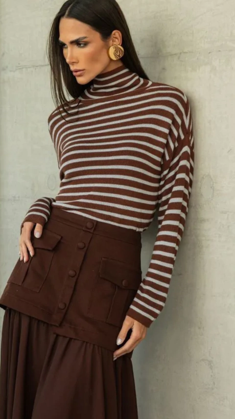 Blusa Tricot Gola Rolê Stripe Marrom