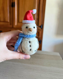 Nevadito gorrito de navidad en internet