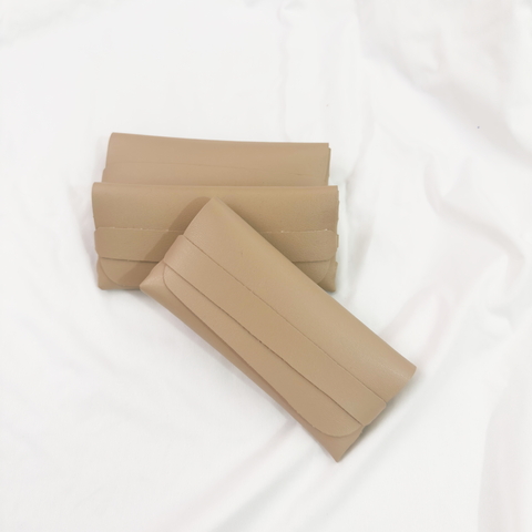 Capinha carteira corino abertura lateral nude claro (unidade) - comprar online