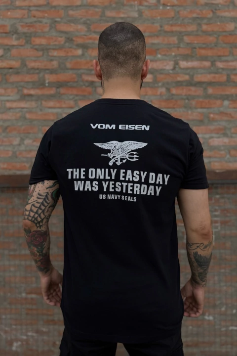 Camiseta Regular Stronger - SEALS - comprar online