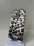 Carcasa plateada con diseño de leopardo para teléfonos móviles.