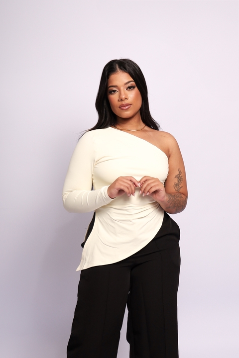 Blusa Assimétrica - OFF - comprar online