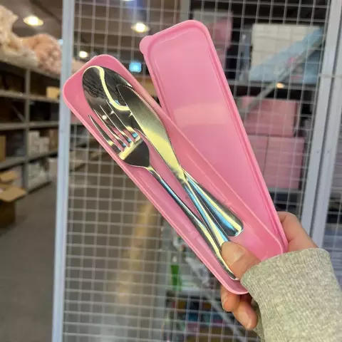 Set de cubiertos de acero inoxidable con estuche