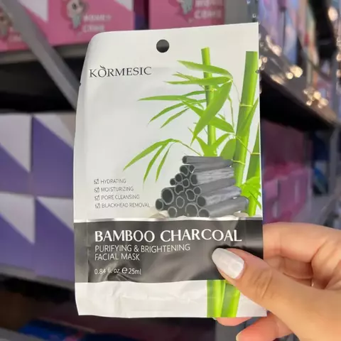 Mascarilla Facial Bamboo Charcoal Purificante e Iluminadora x10 unidades