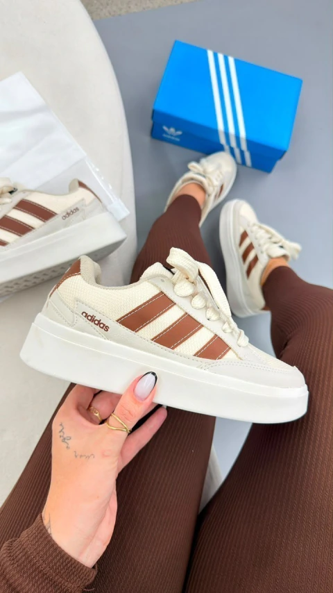 Tênis Adidas WCard